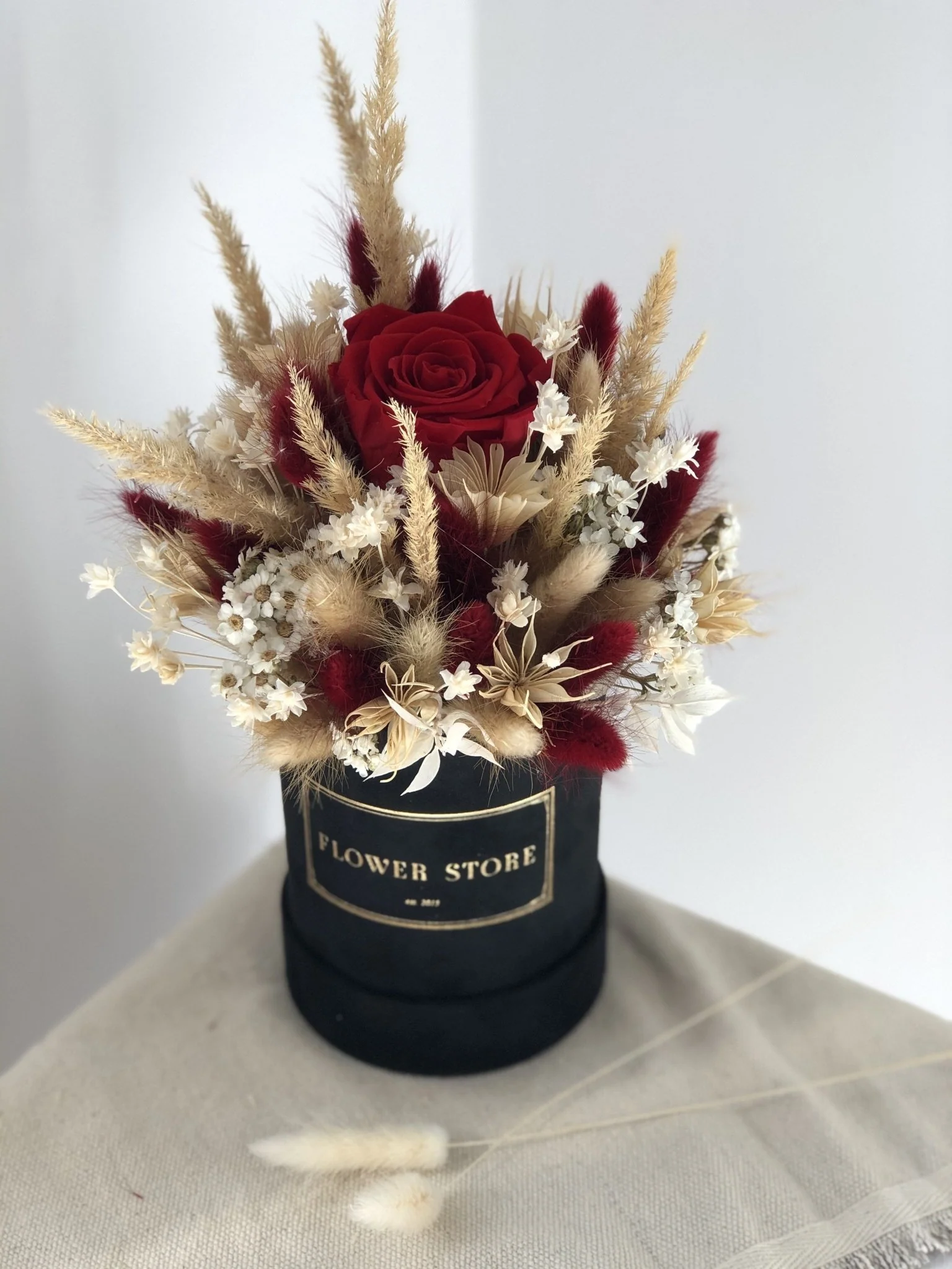Zatrzymane piękno- Suszony flowerbox z wiecznymi różami - Image 3