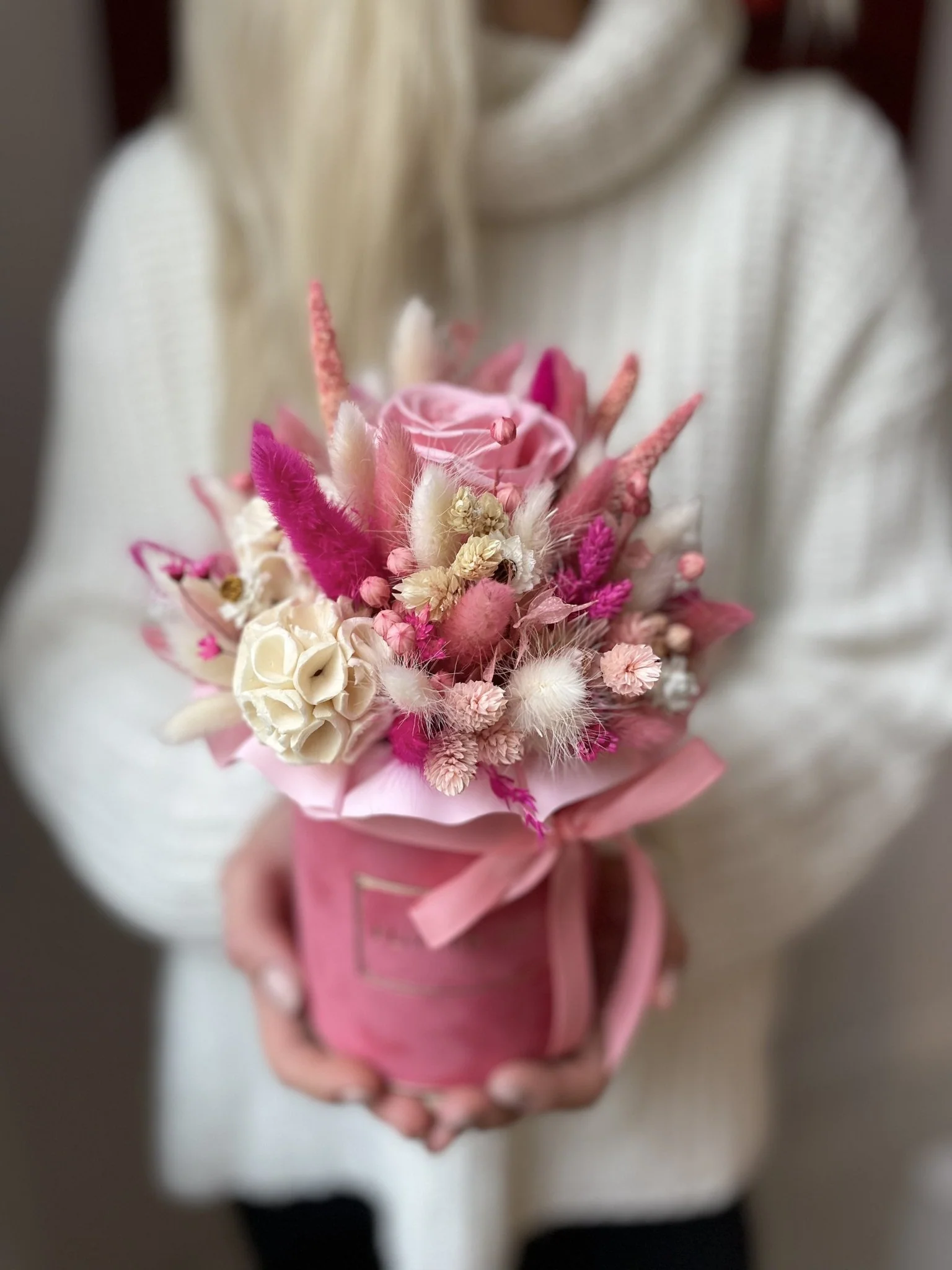 Różowy dotyk- flokowany suszony flowerbox z różową wieczną różą - Image 2