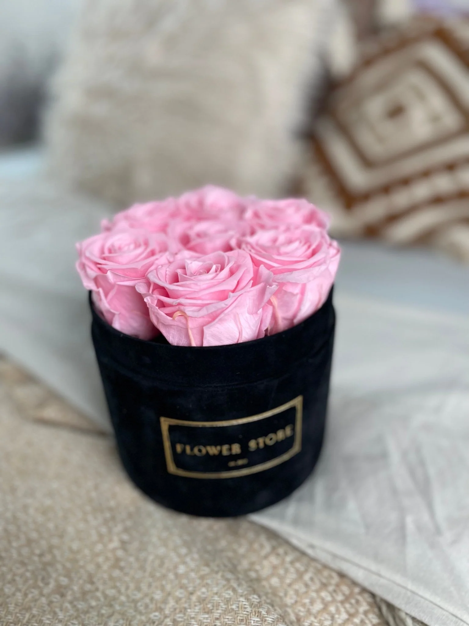 Wieczne róże - średni flokowany czarny flowerbox - Image 2