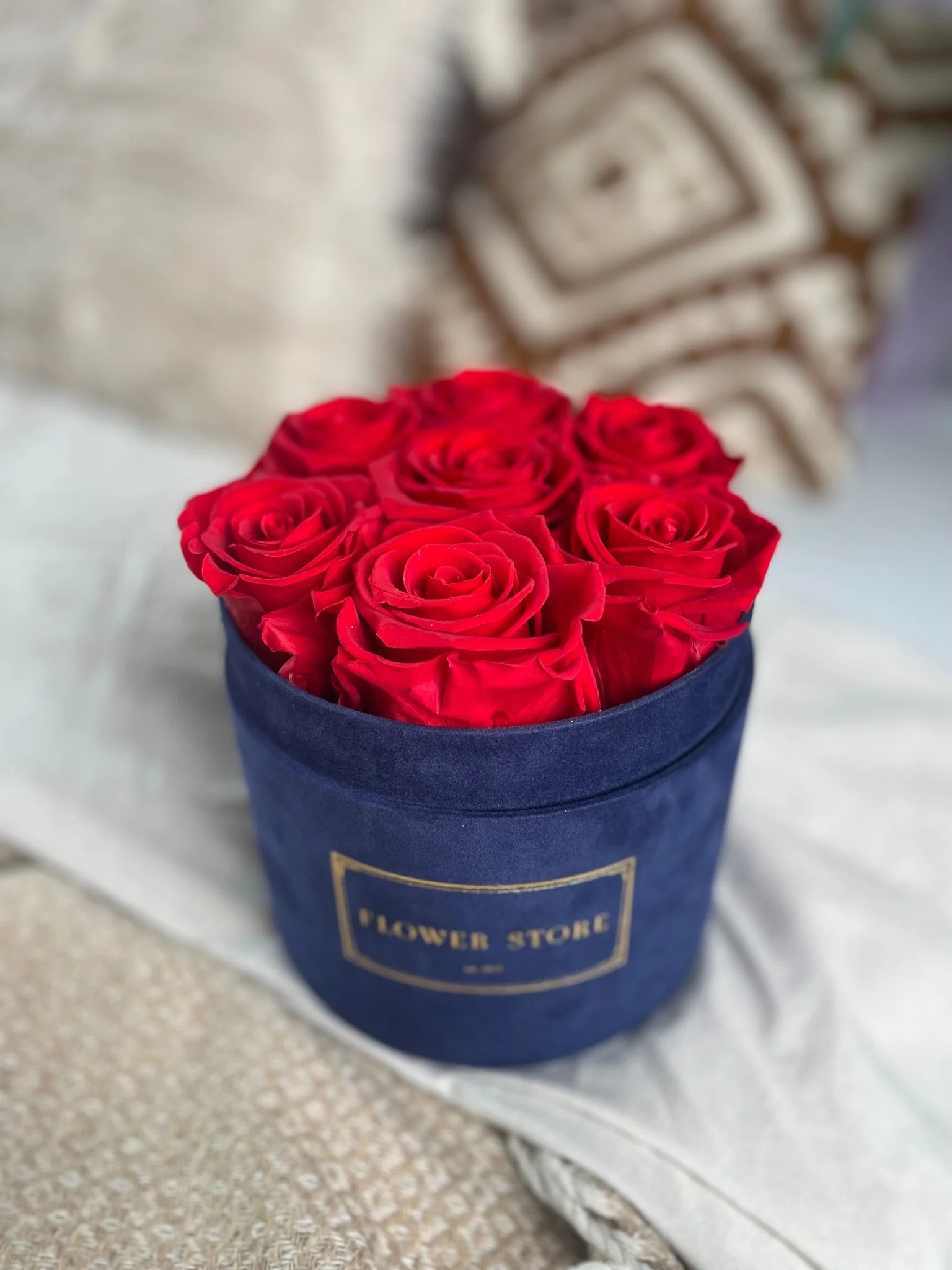 Wieczne róże - średni flokowany granatowy flowerbox - Image 2