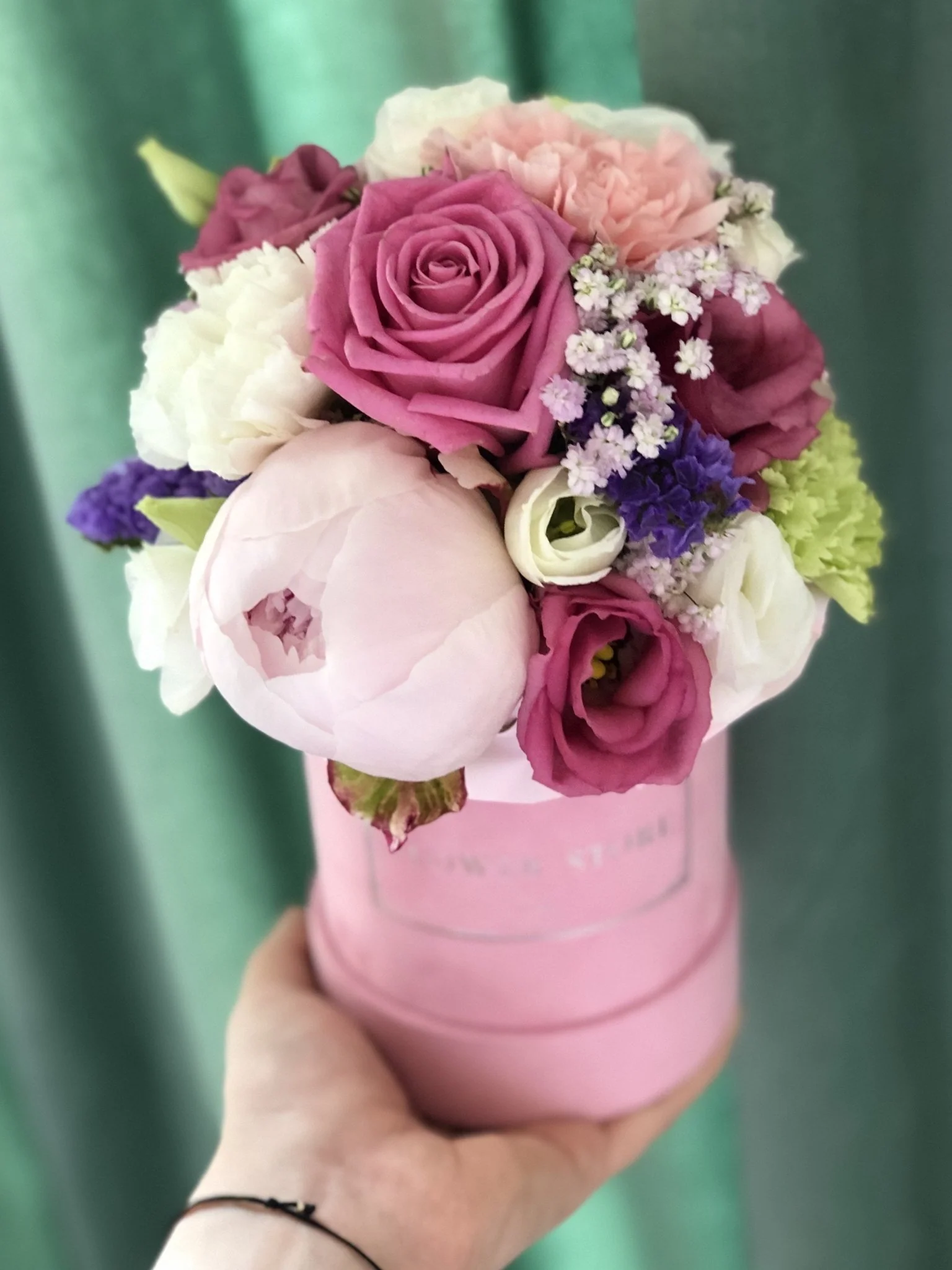 Wiosenne kwiaty w welurowym flowerboxie - Image 3