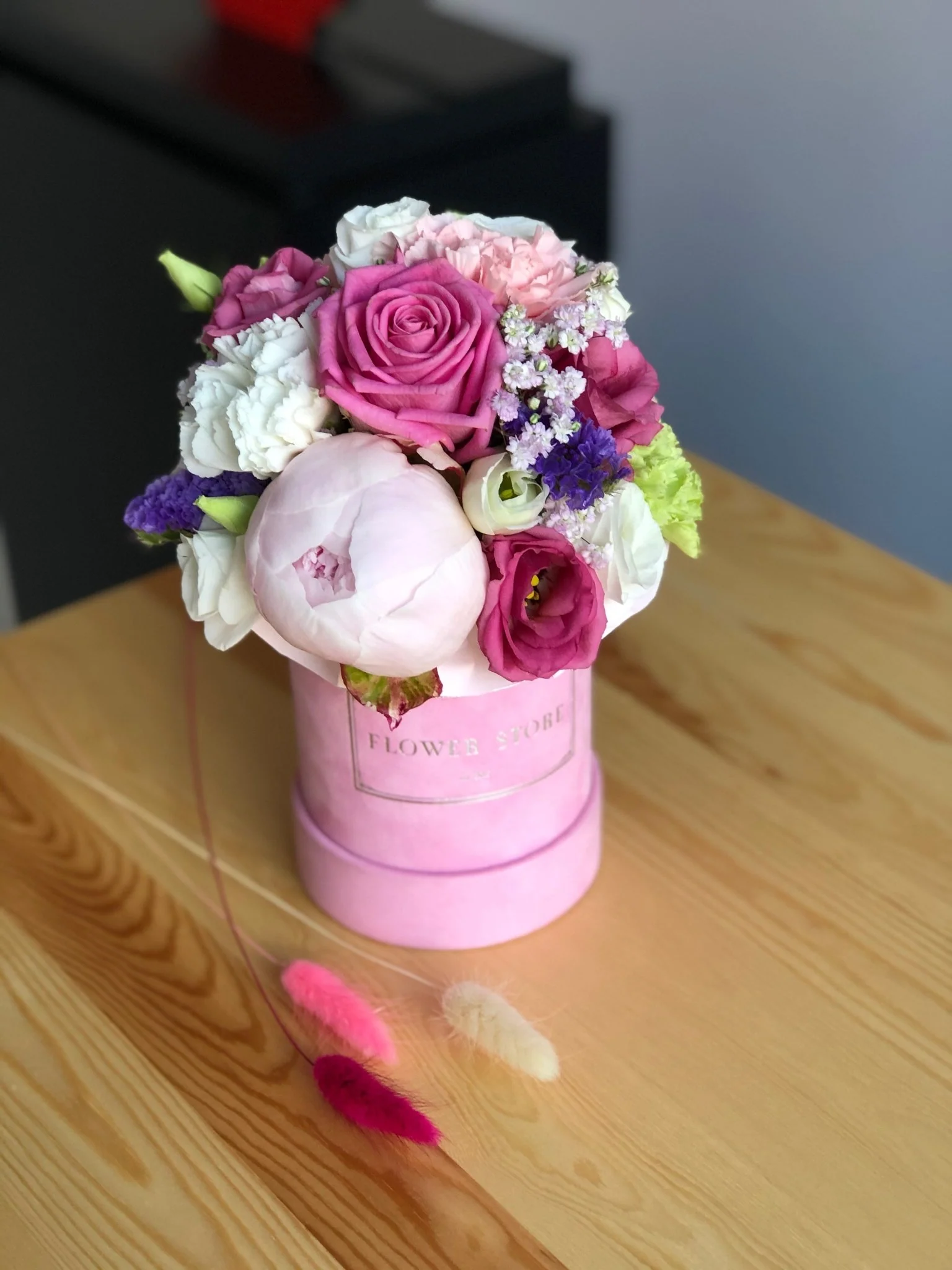 Wiosenne kwiaty w welurowym flowerboxie - Image 4